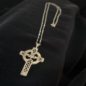 Vintage sterling silver claddagh cross and chain